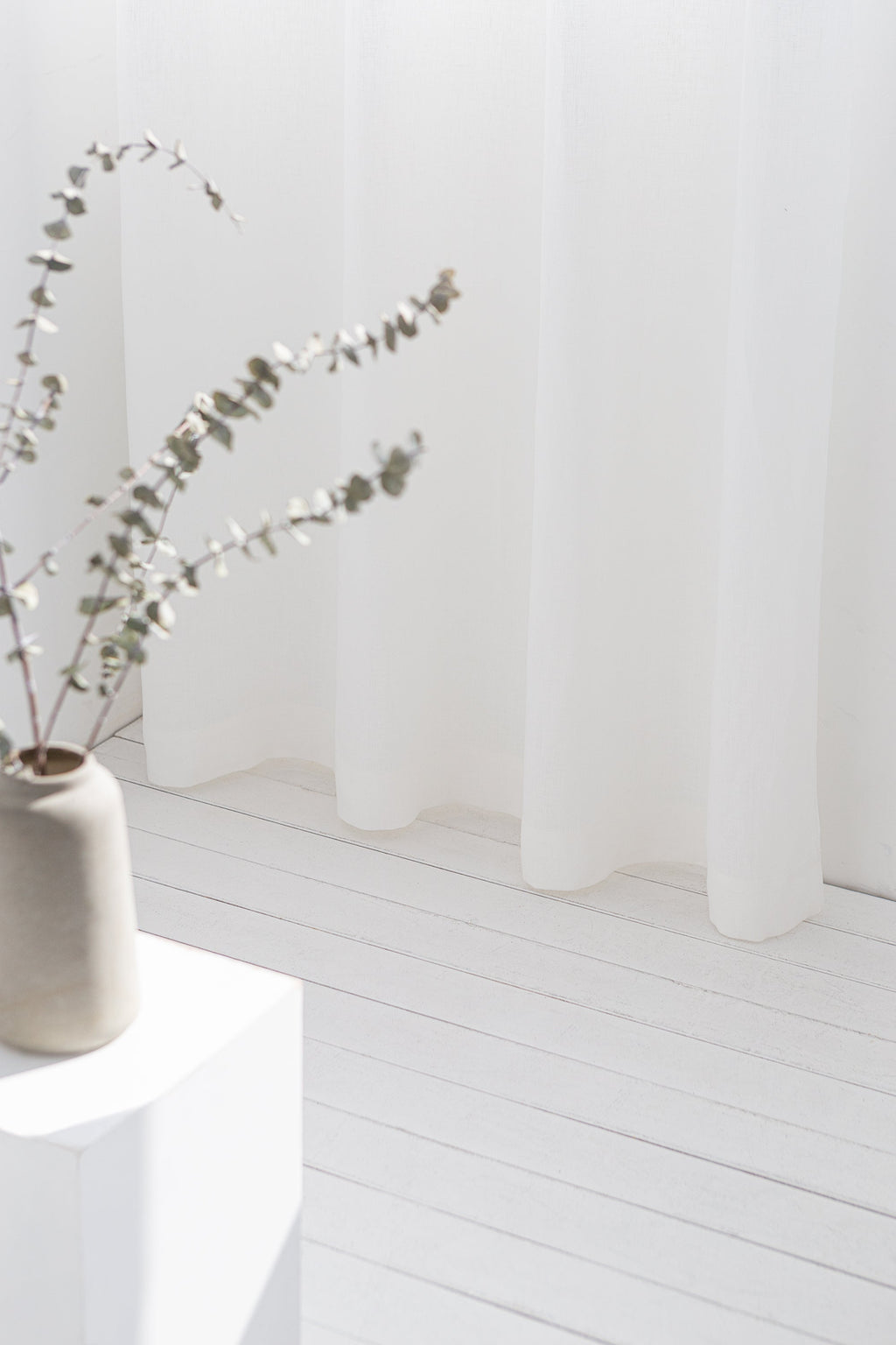 Snow White linen curtain with grommets