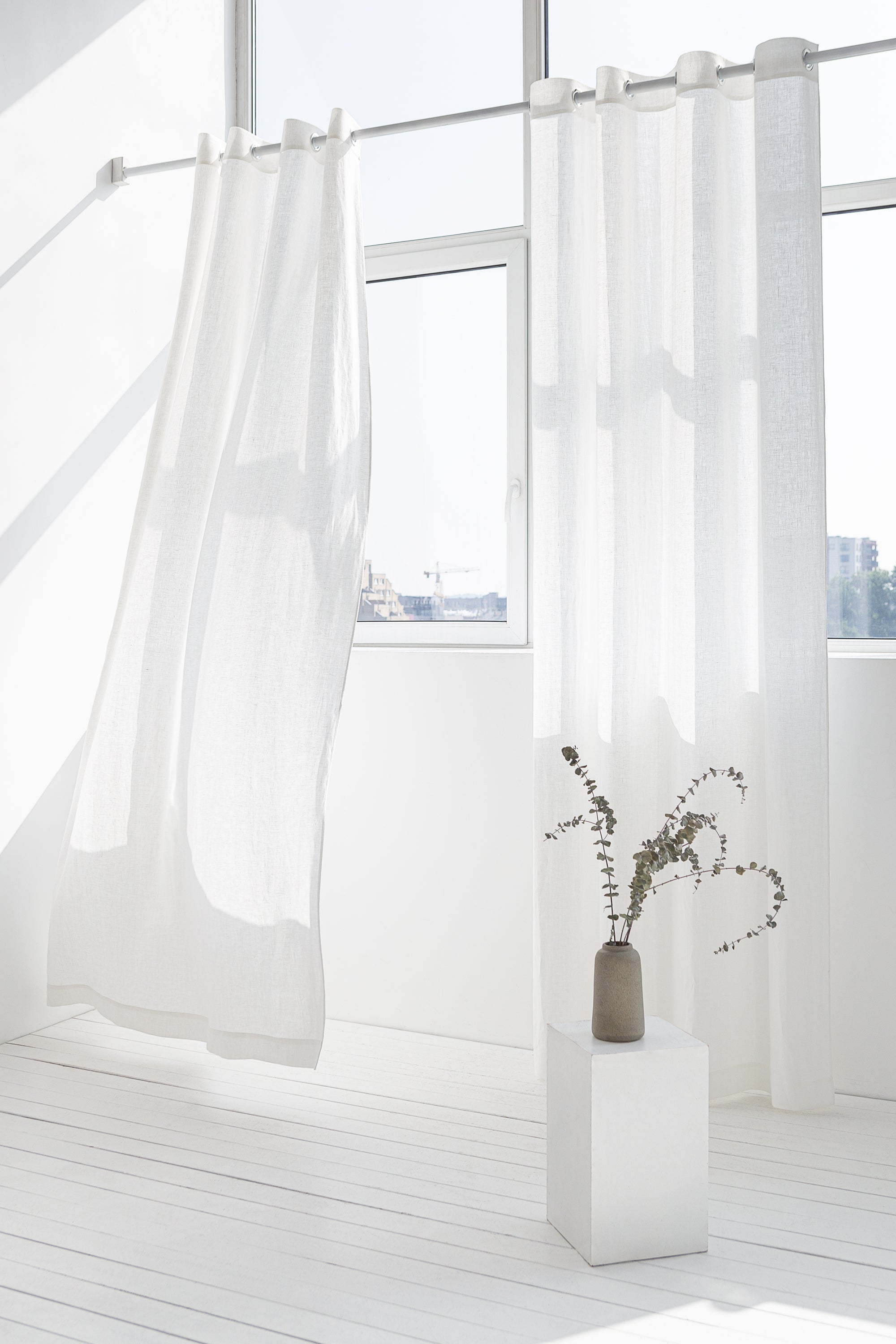 Snow White linen curtain with grommets