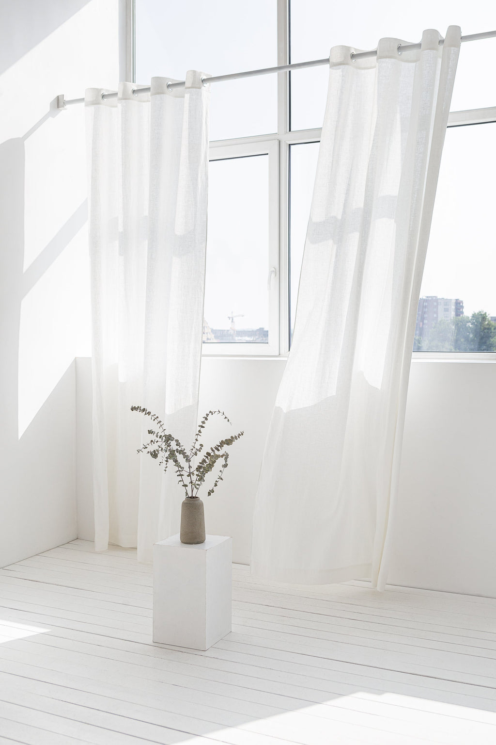 Snow White linen curtain with grommets