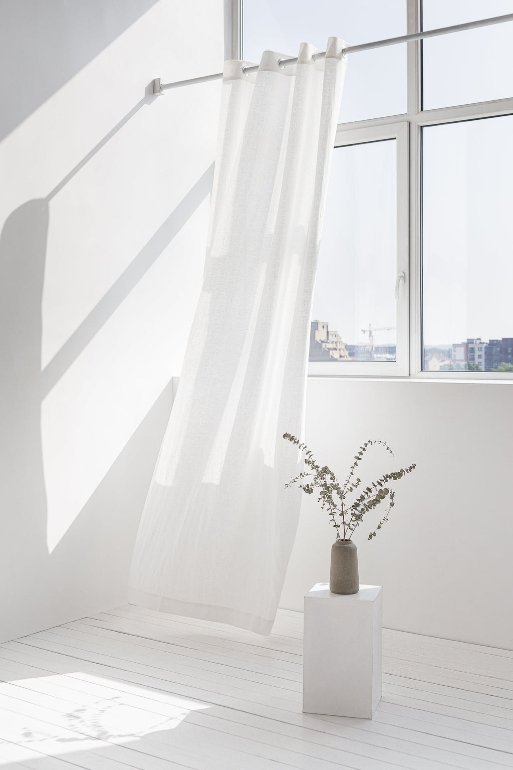 Snow White linen curtain with grommets