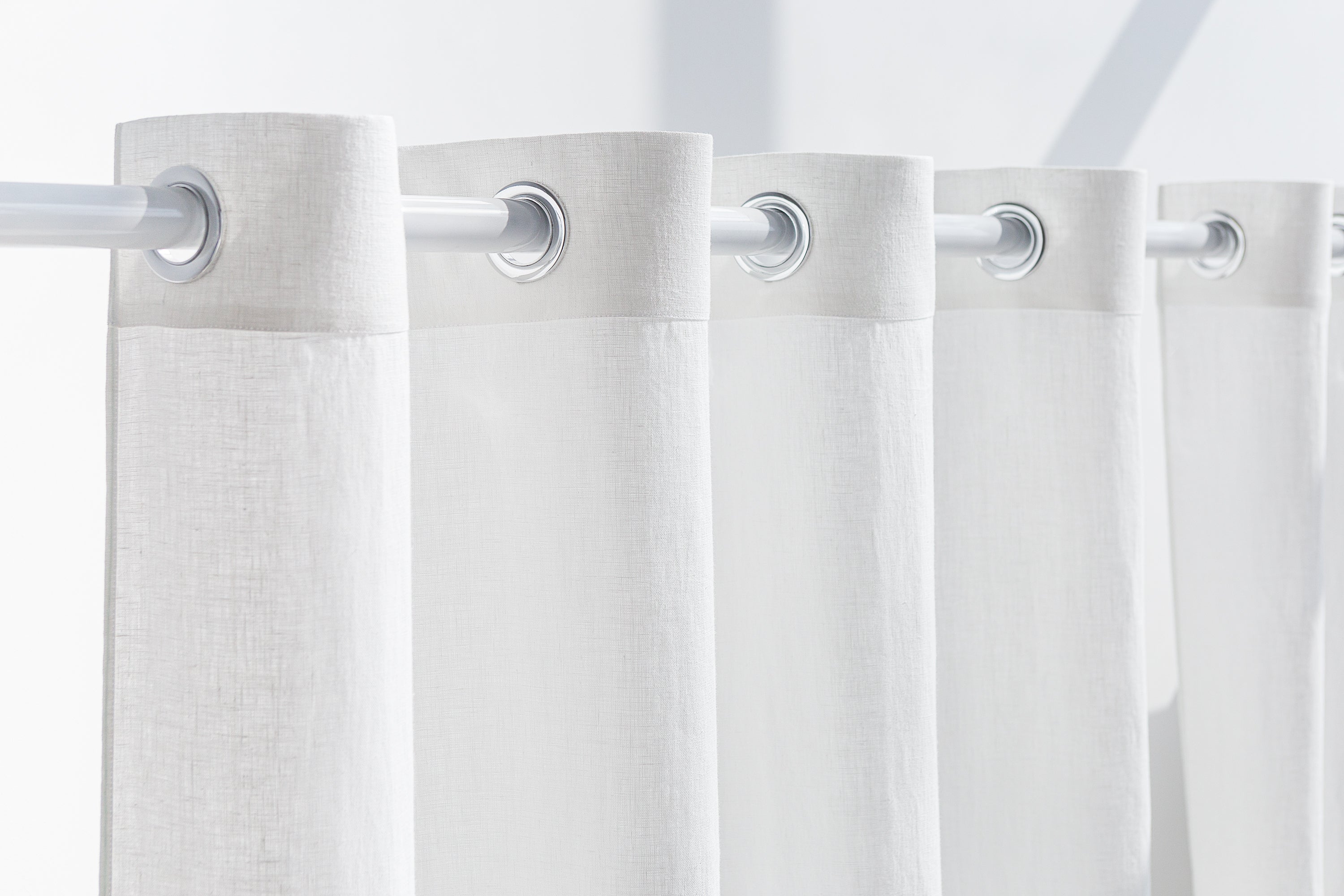 Snow White linen curtain with grommets